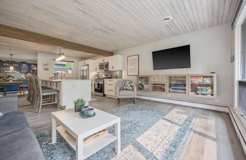 Chisago City House | Tranquil Retreat: Spacious Modern Vacation Home in Scenic Chisago City, MN