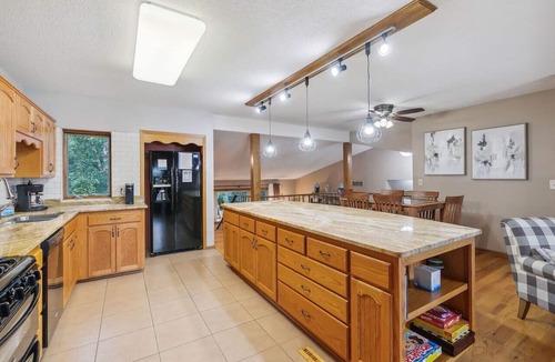 Lake Elmo House | Tranquil rural area, near major roads and shops
