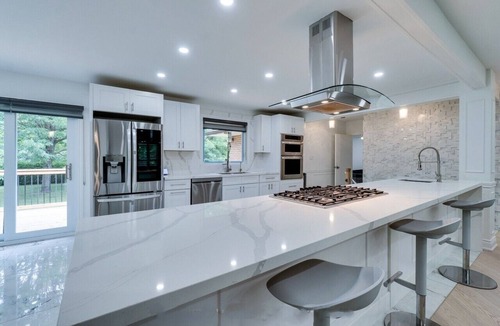 Cooksville House | Tranquil Urban Bungalow With Theatre & Patio