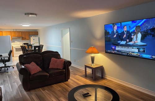 Courtice House | Travelers Home -3 Bedroom Home