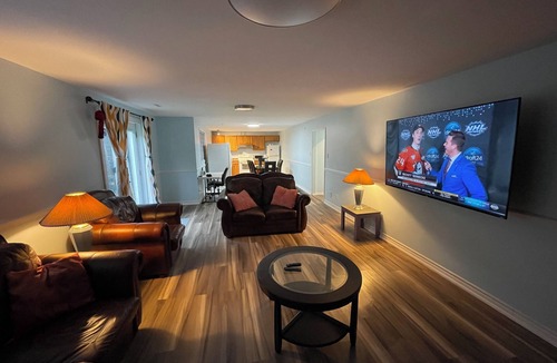 Courtice House | Travelers Home -3 Bedroom Home