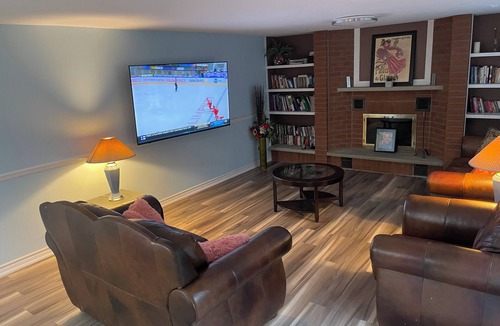 Courtice House | Travelers Home -3 Bedroom Home