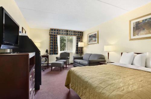 Industrial Park Hotel | Travelodge by Wyndham Ottawa East