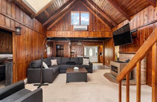 East Quogue House | Tree Canopy Oasis