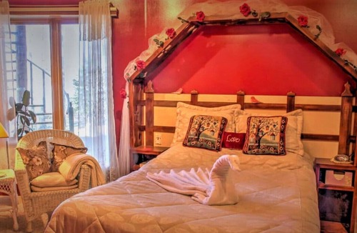Squaw Lake House | TREE HOUSE INN ROOMS - My Lake Home & Tree House Inn Rooms