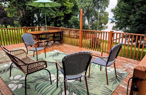 Willmar Cabin | Trendy 4-bedroom cabin, comfortable and spacious, with kid friendly beach