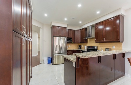 Brampton House | Trendy & Cozy ~ 5BR, 4.5WR Detached Spacious House