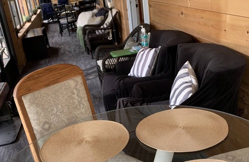 Hastings Cottage | Trendy Trent River Retreat