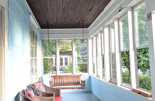 Whittier Apartment | Trendy Uptown Apartment, steps away from many culinary and entertainment options