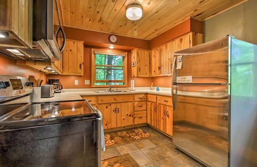 Bovey Cabin | Trout Lake Cabin w/Private Dock, Kayaks & Loft!