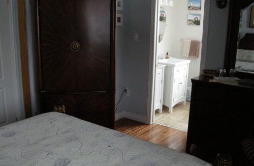 Victoria Harbour Bed & Breakfast | Tucked Inn the Harbour B&B