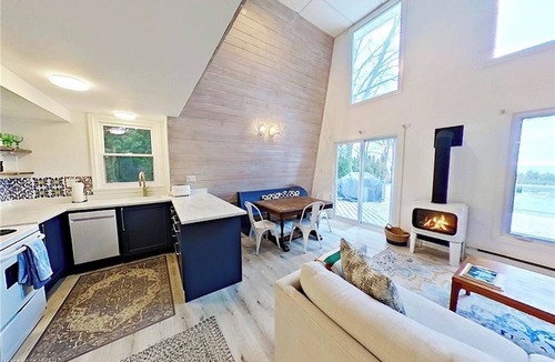 Bluewater Cottage | Turkey Perch - *Hot Tub* Private Lake Access