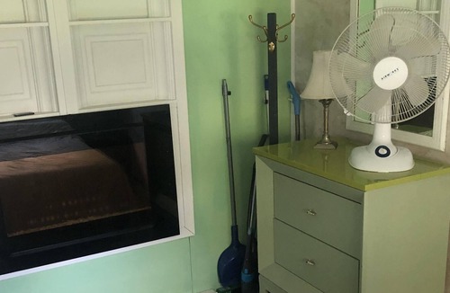 Turkey Point Cottage | Turkey Point Cottage for Rent- 15 sec. walk to beach.