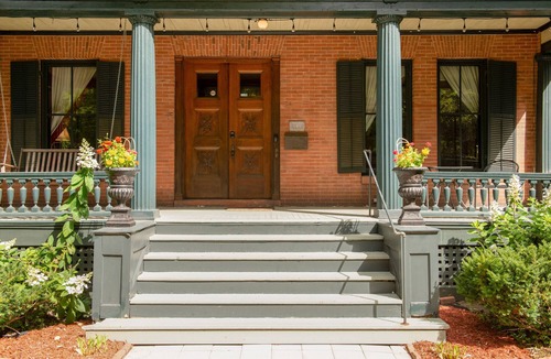 Summit - University House | Twin Cities Historic HQ for Comfort, Privacy, Space, Walkable Location and Every Convenience