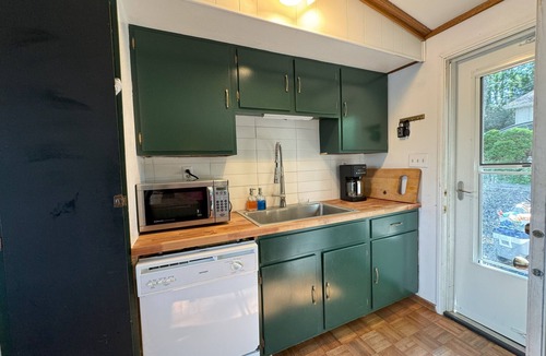 Sturgeon Lake House | Two Acres On The Lake - Beach, Games and Sauna