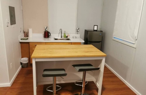 Sliammon Apartment | U10 Seaside Serenity: Seal Bay Glamping Retreat