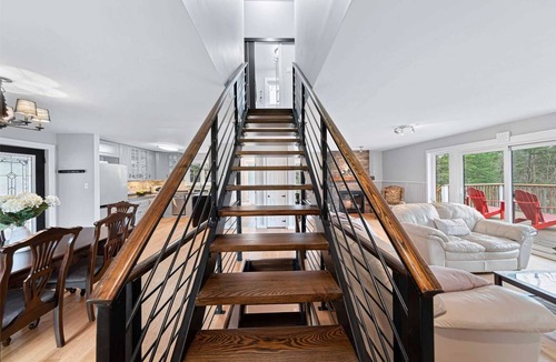 Hastings Highlands Cottage | Ultimate Lakeview Cottage Retreat: Hot Tub, Paddle & Play