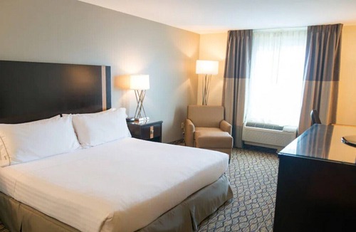 Chanhassen House | Ultimate Room for Staycation! Free Breakfast