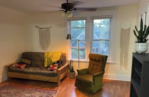 London House | Unique Boho Unit Close to Downtown