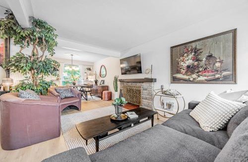 Lakeview Apartment | Unique Oasis with Tri-City Access