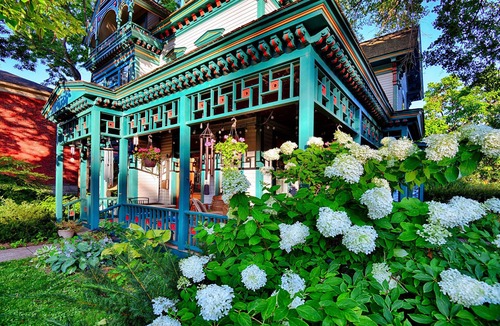 Riverview House | Unit 2 Historic Irvine Park House near West 7th Bars, Restaurants, Xcel, River