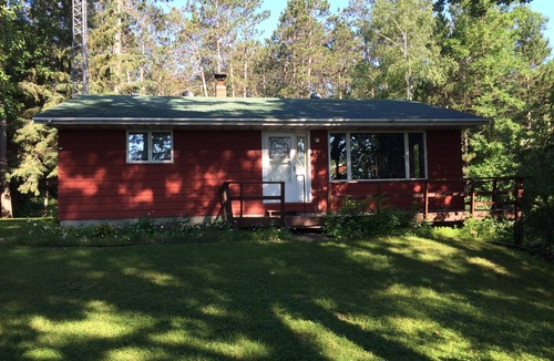 Osage House | Updated 2BR, 5.5 acre gem with vista view of Straight Lake!