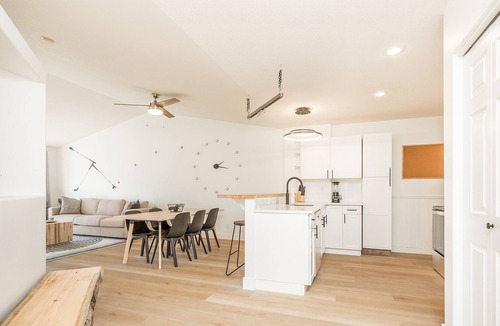 Lethbridge Condo | Upper 2 bed/2 bath Condo on Paradise Golf Course