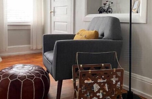 Saint Thomas Apartment | Upper 2 Bedroom in century home!