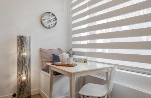 West Hillhurst House | Upper and Lower, Great for Large Families, Fenced Yard