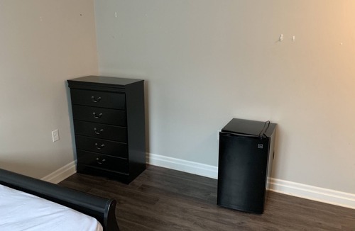 Thorold Apartment | Upper Apartment - Short Term Stays - Near Niagara Falls, Canada