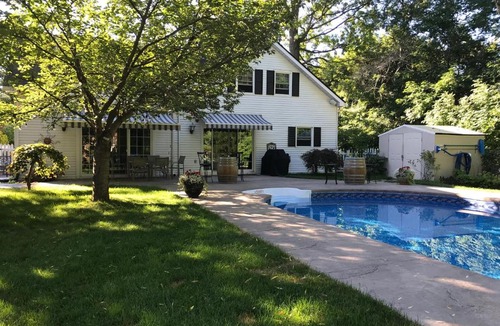 Historic Old Town Bed & Breakfast | Upper Canada Coach House