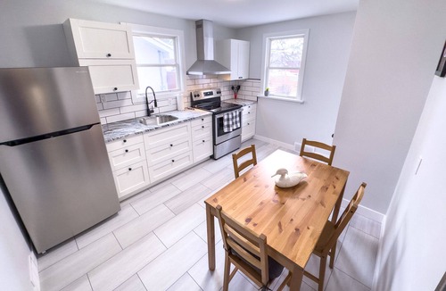 Thunder Bay House | Upscale 4 bedroom with 5 beds