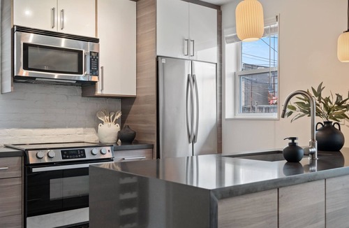 Oakwood Village House | Upscale Toronto Home Near Transit | Office | King Beds | Garden | Backyard Oasis