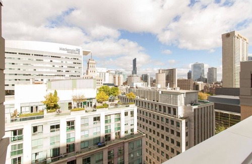 Financial District Apartment | Urban 1BR Escape near CF Toronto Eaton Centre