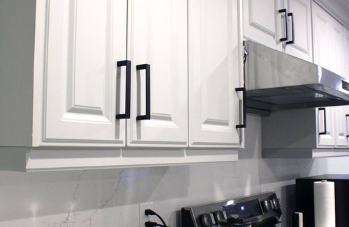Clarington Apartment | Urban Haven: 2BR/2BA+Office, Kitchen, Dining
