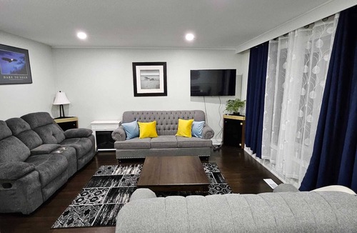 Toronto House | Vacation House