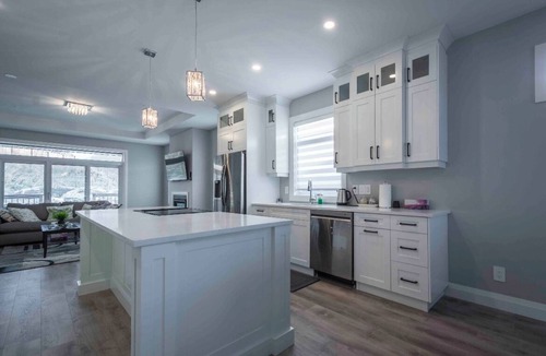 Trenton House | Vel’s Villa Vacation Home