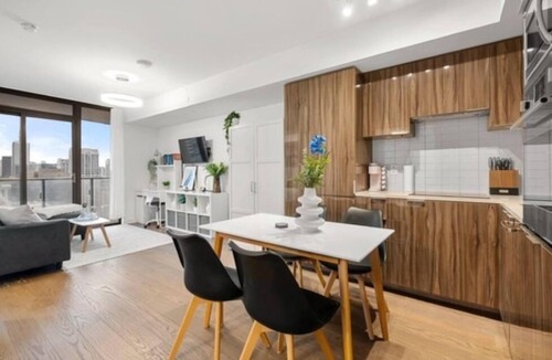 St. Lawrence Apartment | Velvet Stay