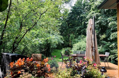 Midtown Toronto Apartment | Very Clean apartment in prime location & breakfast