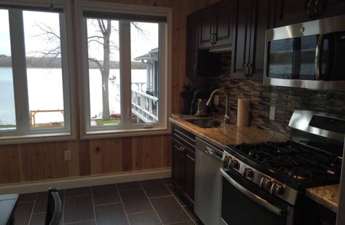 Tay Cottage | Victoria Harbour Cottages One Bedroom Chalet