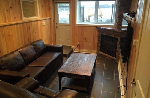 Tay Cottage | Victoria Harbour Cottages One Bedroom Chalet