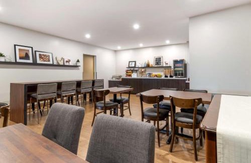 Hearst Hotel | Villa Inn & Suites - SureStay Collection by Best Western