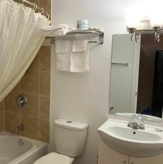 Lively Hotel | Village Inn & Suites - Sudbury