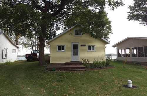 Cormorant Cabin | Vintage Upper Cormorant Lake Cabin