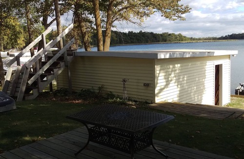 Cormorant Cabin | Vintage Upper Cormorant Lake Cabin