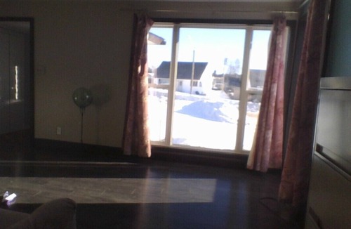 Terrace Bay House | Walk 3 minutes to the bar and grocery store, and private with bush trails behind