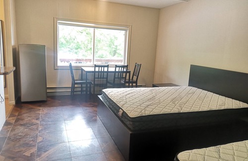 Dorset House | Walk out deck room 3, Minutes From the Lake, Boat Launch, Dorset Tower