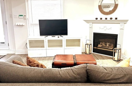 Hurontario House | Walkout basement apartment close to heartland and Square one shopping center.