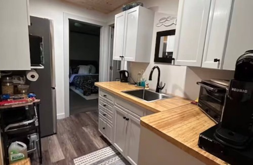 Rossport Apartment | Walkout Rossport Apartment