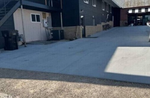 Caledonia Apartment | Warm and Cozy Upstairs Apartmentn